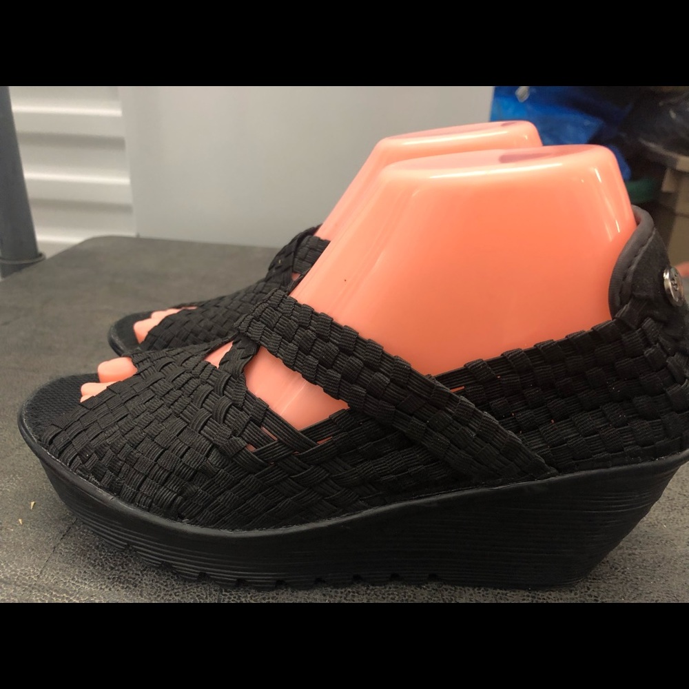 BMBernie Mev Women’s Black Woven Sandals Size 39/9